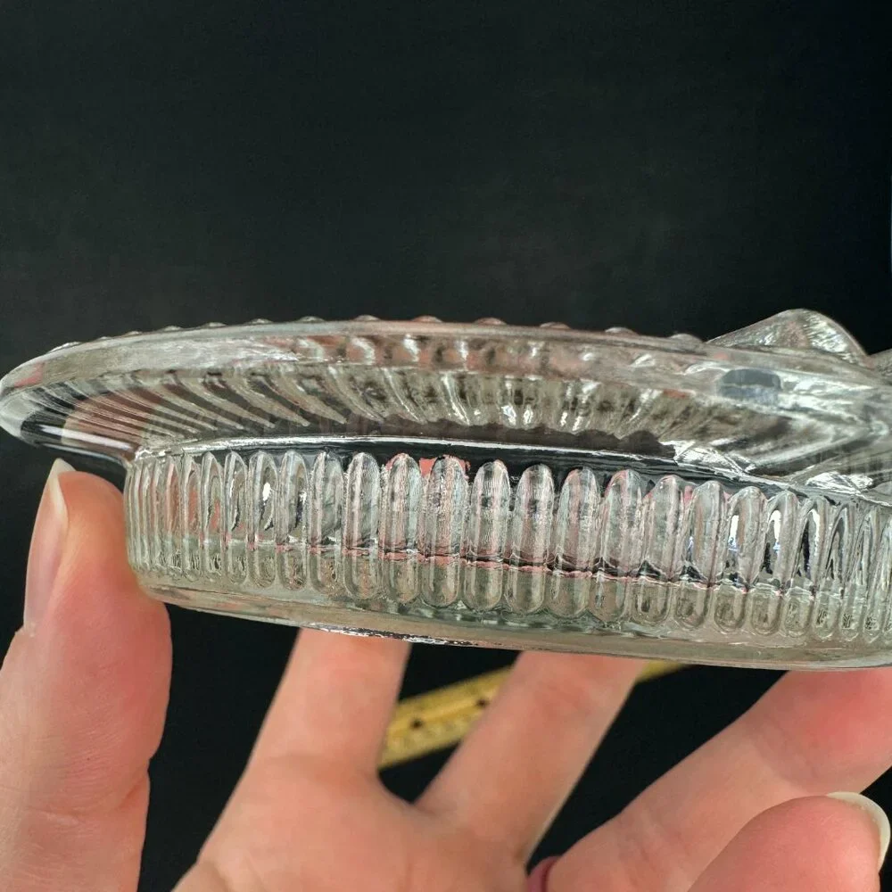 Vtg‎ Clear Glass Round Ashtray Ribbed Textured Tabletop Damaged Lightly READ